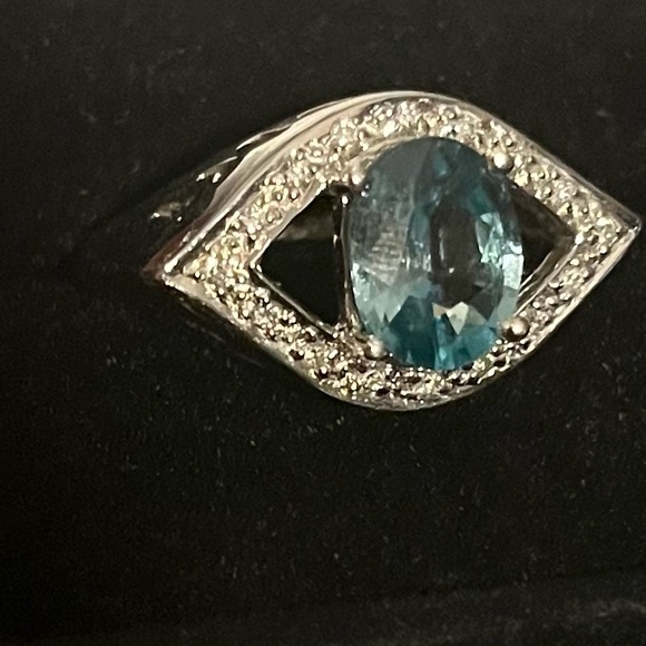 Laura Ramsey 14K BLUE Zircon & Diamond Ring - Picture 6 of 6